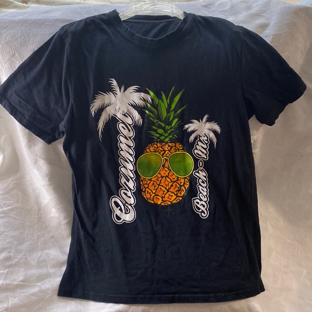 EUC Men’s Cozumel Pineapple Black Tee Shirt Size L